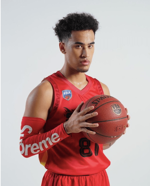 Christian Juzang được biết đến là tuyển thủ mang 2 dòng máu Việt - Mỹ. Sở hữu chiều cao 1m88 và lớn lên trong một gia đình có điều kiện, anh chàng đam mê bộ môn bóng rổ từ khi còn nhỏ.