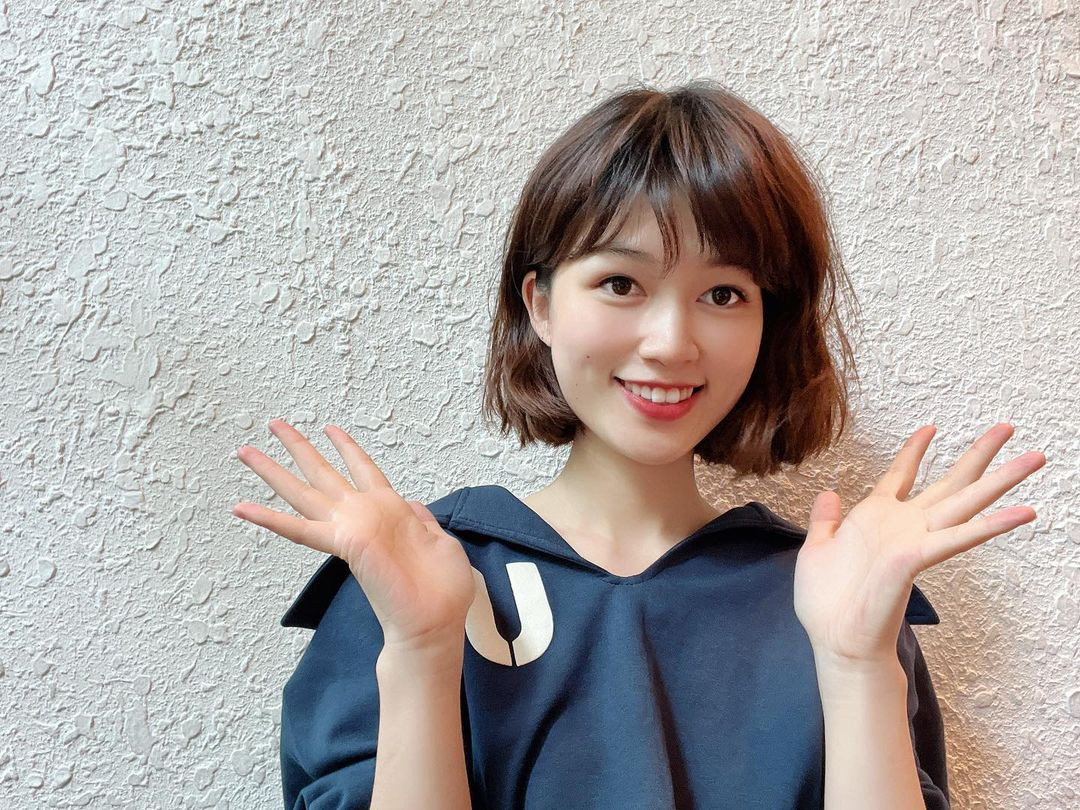 Một cô giáo tên Zhu Sujiao từng nhận xét Zhao Nanxi rằng: “Em ấy là một học sinh có phẩm chất toàn diện, xuất sắc cả về nhân cách lẫn học lực, cởi mở và ham học hỏi, điểm số luôn nằm trong top đầu. Nét chữ của em cũng rất thanh tú, đẹp như chính con người em vậy".