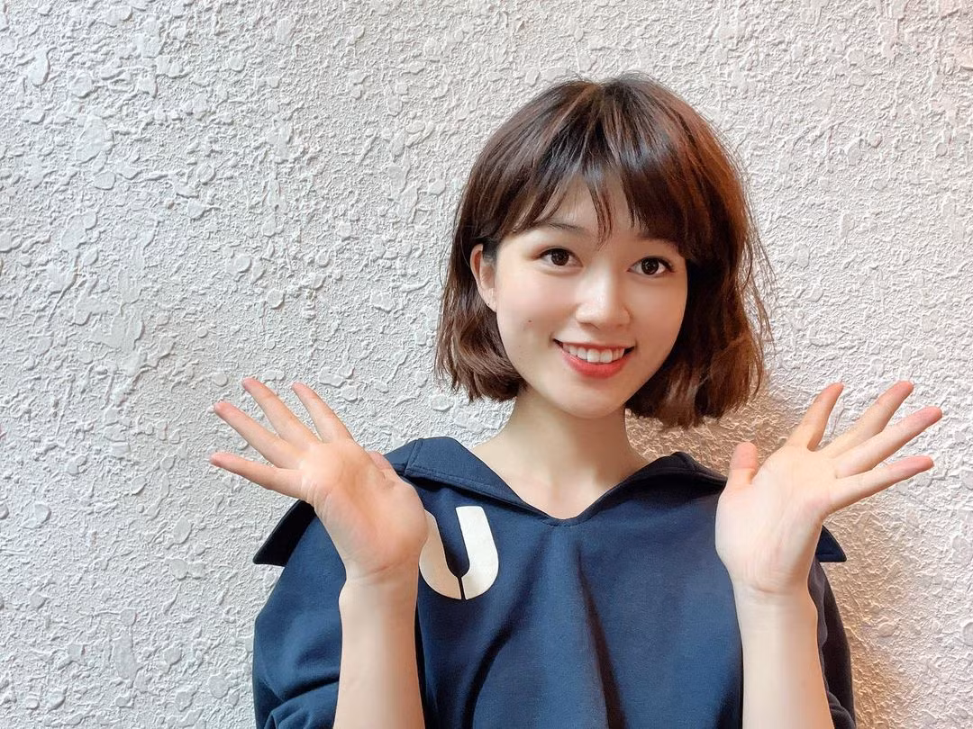 Một cô giáo tên Zhu Sujiao từng nhận xét Zhao Nanxi rằng: “Em ấy là một học sinh có phẩm chất toàn diện, xuất sắc cả về nhân cách lẫn học lực, cởi mở và ham học hỏi, điểm số luôn nằm trong top đầu. Nét chữ của em cũng rất thanh tú, đẹp như chính con người em vậy".