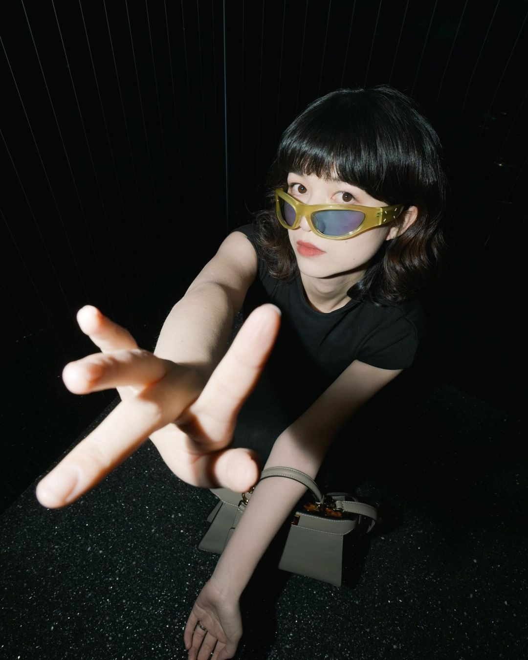 Zhu Sujiao nói rằng, Zhao Nanxi có tính cách vui vẻ, tràn đầy nhiệt huyết, có mối quan hệ với mọi người xung quanh rất tốt.