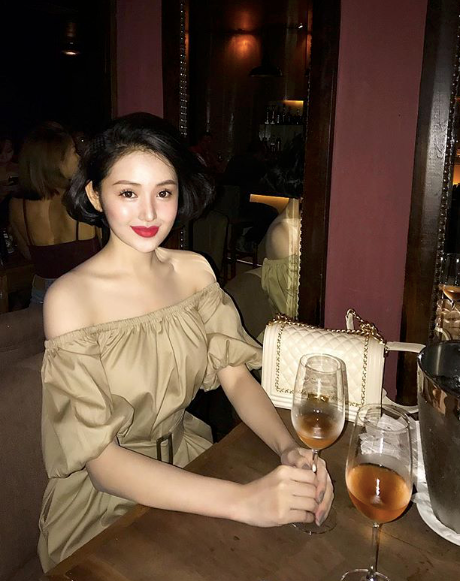 Là một trong những hot girl đời đầu của đất Sài Thành, sau nhiều năm Hoàng Anh Apple vẫn duy trì được phong độ nhan sắc.