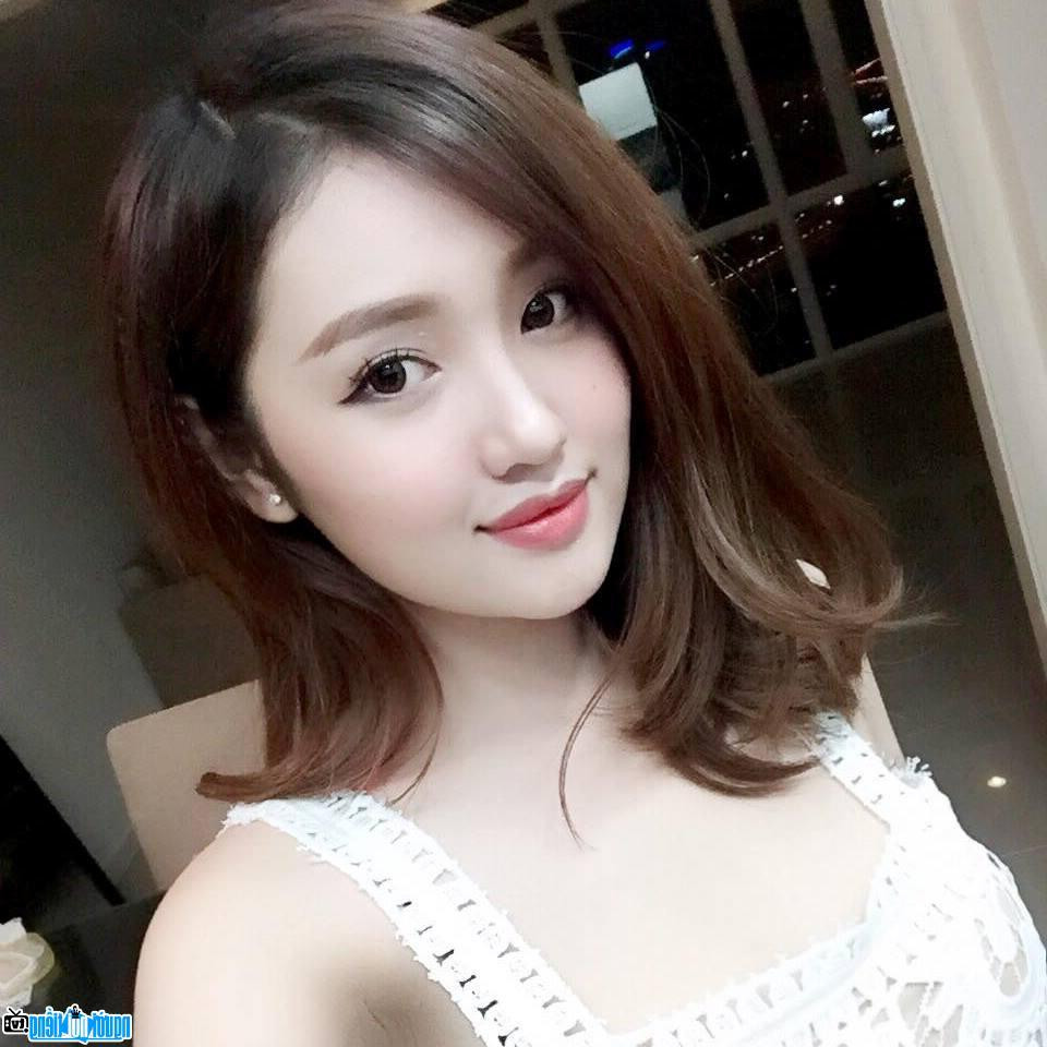 Ngắm nhìn nhan sắc Hoàng Anh Apple, dân mạng không khỏi khen ngợi hết lời.