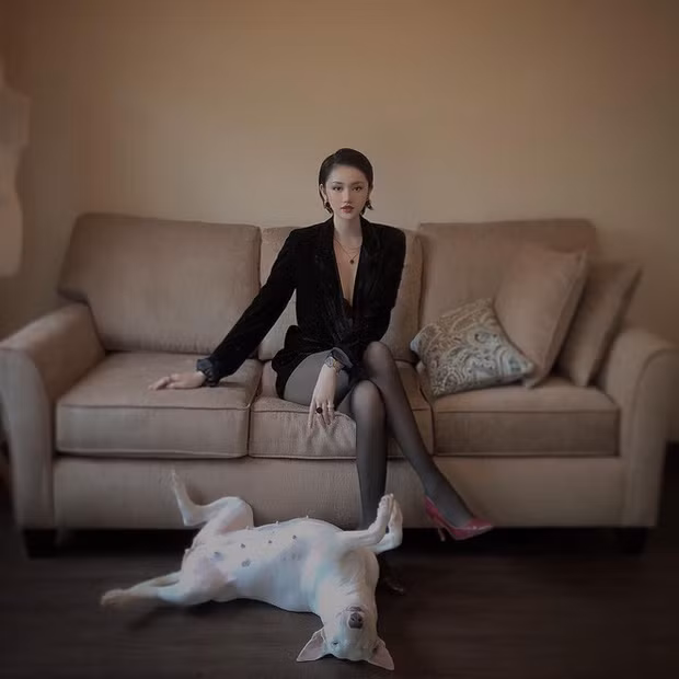 Không còn mái tóc dài mềm mượt hay tóc tém sang chảnh, Hoàng Anh Apple bất ngờ thay đổi sang kiểu tóc layer ngắn siêu trendy.