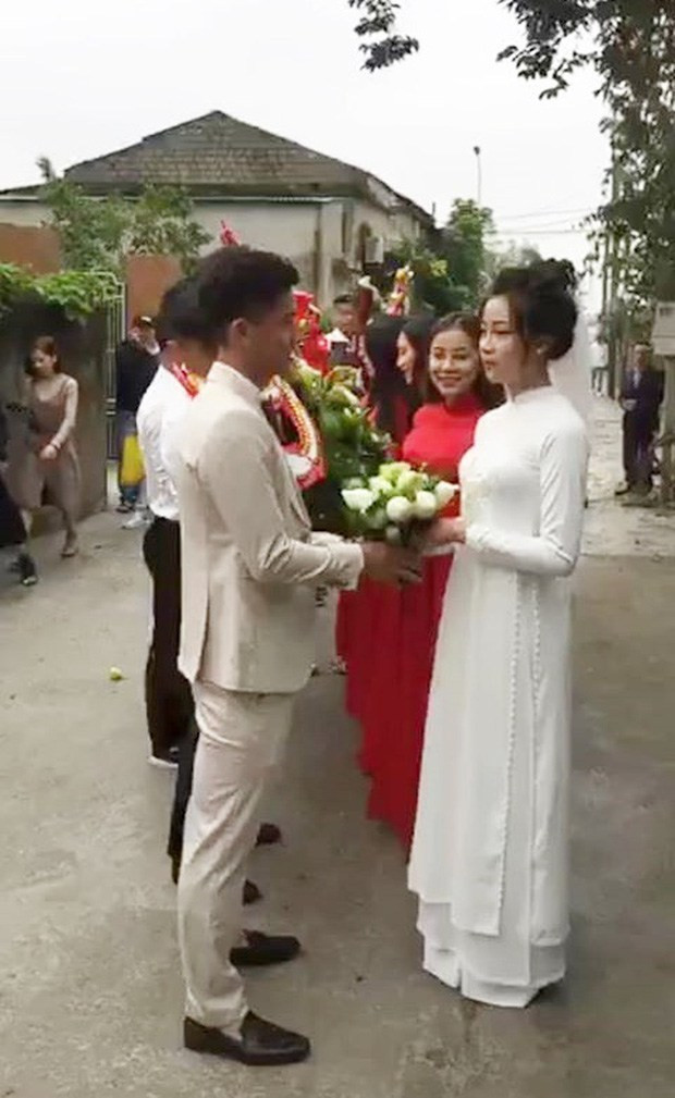 Vợ Văn Đức cũng tiết lộ chuyện cô đang có em bé.