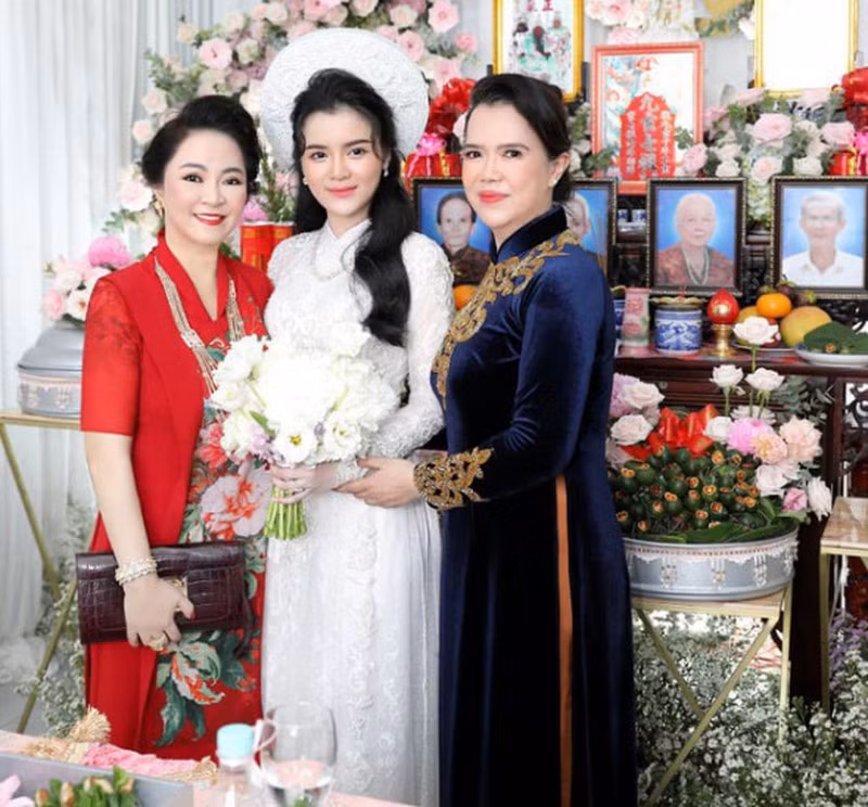 Không chỉ vậy, bà Phương Hằng còn gửi gắm lời khuyên đến những ai đang có con dâu rằng hãy biết yêu thương, dạy dỗ nàng dâu của mình.