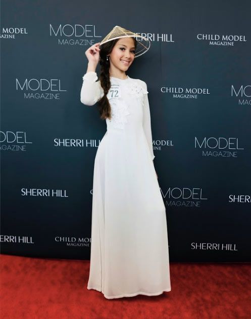 Với kinh nghiệm 7 năm trong nghề, Lucy đứng trên rất nhiều sàn diễn danh tiếng trong nước và quốc tế.