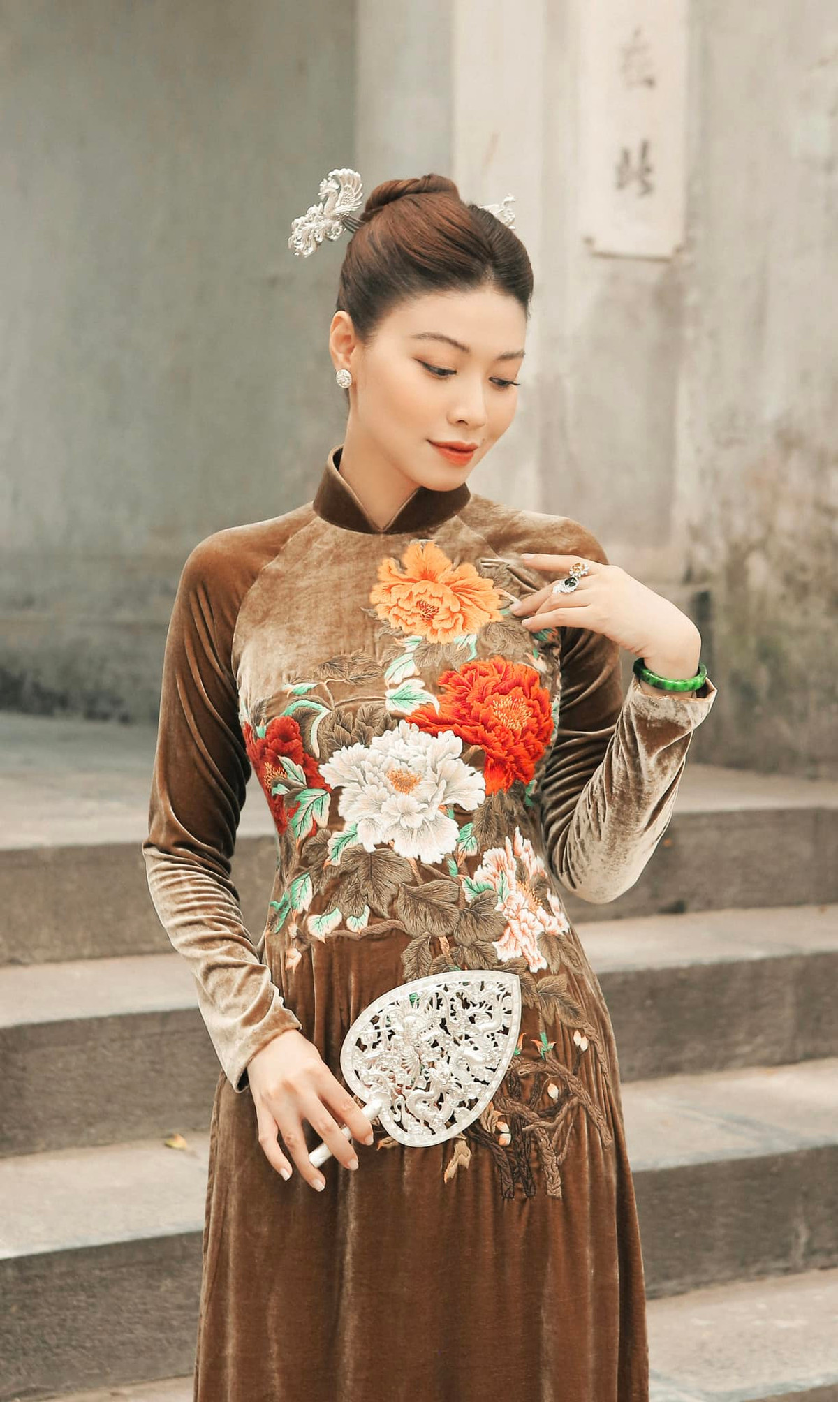 Ngọc Trinh luôn xây dựng cho mình một hình ảnh về người phụ nữ hiện đại, độc lập và xinh đẹp.