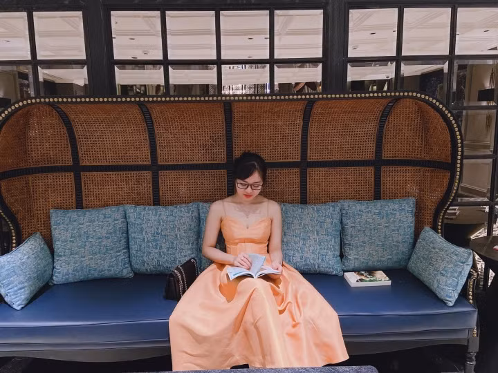 Trước khi bén duyên với nghề phát thanh, Hoài Linh từng tốt nghiệp khoa Sư phạm Sử.