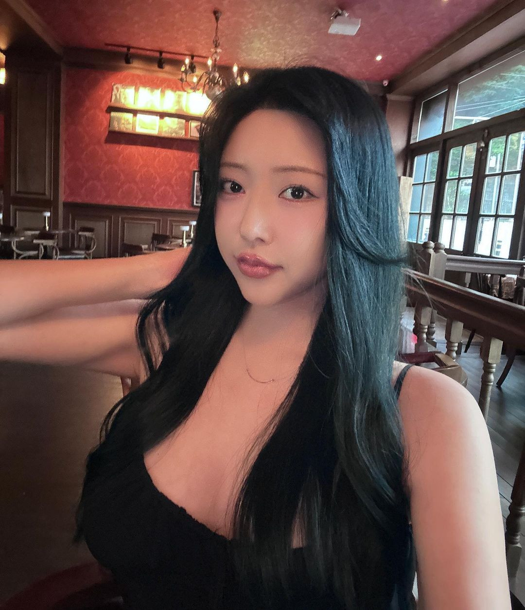 Tài khoản Instagram của Choi Somi vẫn thu hút tới 1,8 triệu người theo dõi, chứng minh sức hút chưa khi nào hạ nhiệt của người đẹp 8x.