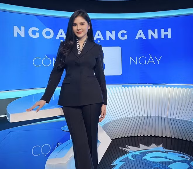 Mới đây, sau thời gian dài tạm ngưng công việc để tập trung chăm sóc gia đình và sinh con đầu lòng, Thu Hoài gây bất ngờ khi chia sẻ hình ảnh trở lại với công việc MC thể thao.