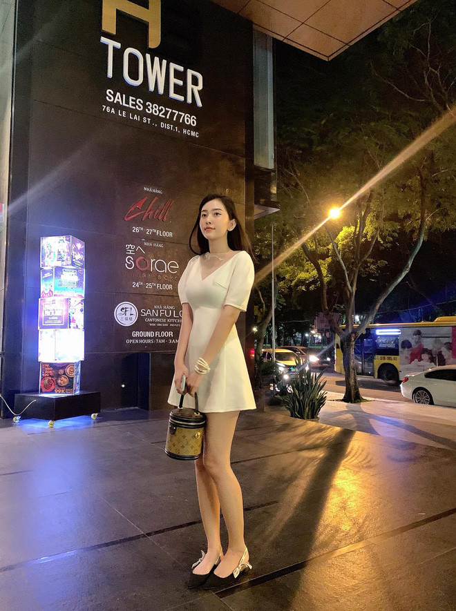 Thậm chí, nhiều người còn cảm thấy hối tiếc khi cho rằng với vóc dáng này, gương mặt này, Huyền Thoại nên tham gia ngay vào nghệ thuật để khỏi phí hoài.