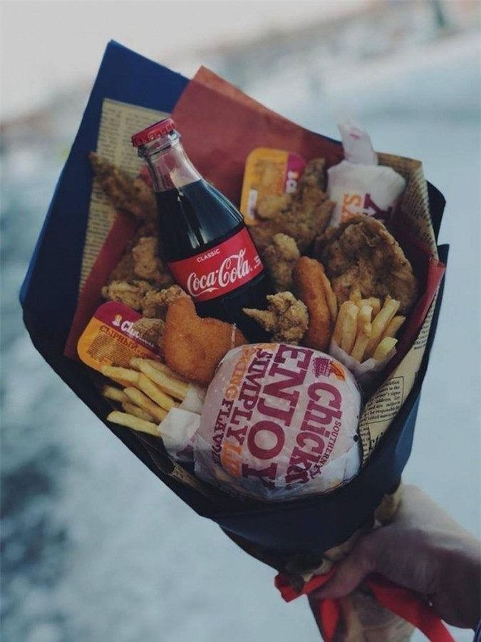 Thay mặt cánh mày râu toàn thế giới, người viết gửi những lời chúc tốt đẹp nhất tới phái đẹp nhân ngày Quốc tế Phụ nữ 8/3.