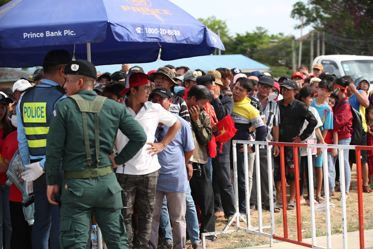 Thang U22 Singapore, U22 Viet Nam the hien bo mat moi tai SEA Games 32-Hinh-10