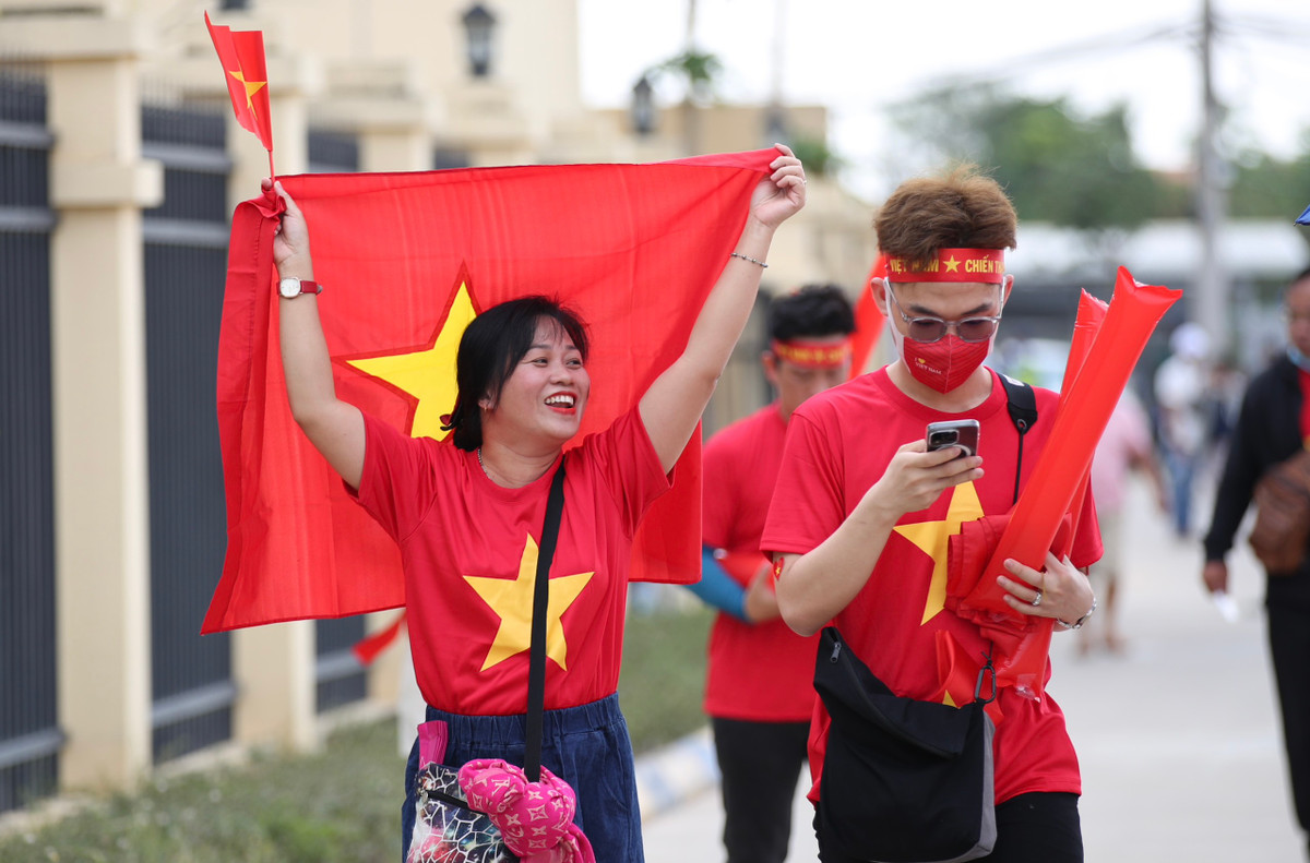 Thang U22 Singapore, U22 Viet Nam the hien bo mat moi tai SEA Games 32-Hinh-13