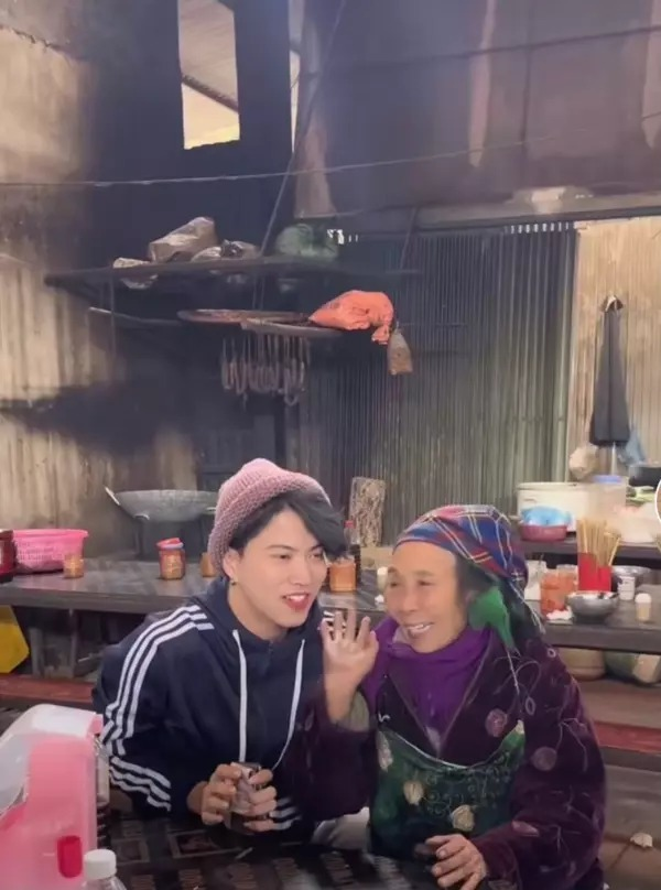 Ở mỗi video clip mới, hầu hết bình luận phía dưới vẫn không ngừng chỉ trích TikToker Nờ Ô Nô.