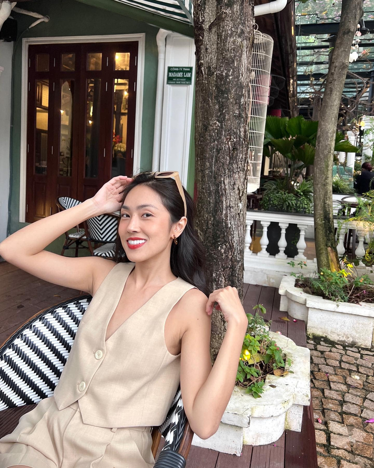 Mình chọn cách giải quyết theo đúng quy trình pháp luật và hoàn toàn không muốn mang sự việc này lên truyền thông, báo chí. Tất cả những hình ảnh và nội dung như báo chí đã đăng mình không hề tự soạn thảo để đăng trên bất kỳ nền tảng mạng xã họi nào rồi xoá mà mình chỉ thông báo sự việc đêm qua qua tin nhắn riêng cho những người anh chị em rất thân thiết, quản lý, một số khách hàng đang làm việc cùng mình để họ nắm thông tin, tình trạng sức khoẻ, sắp xếp lịch trình mới". Misoa Kim Anh có chia sẻ trên trang cá nhân.