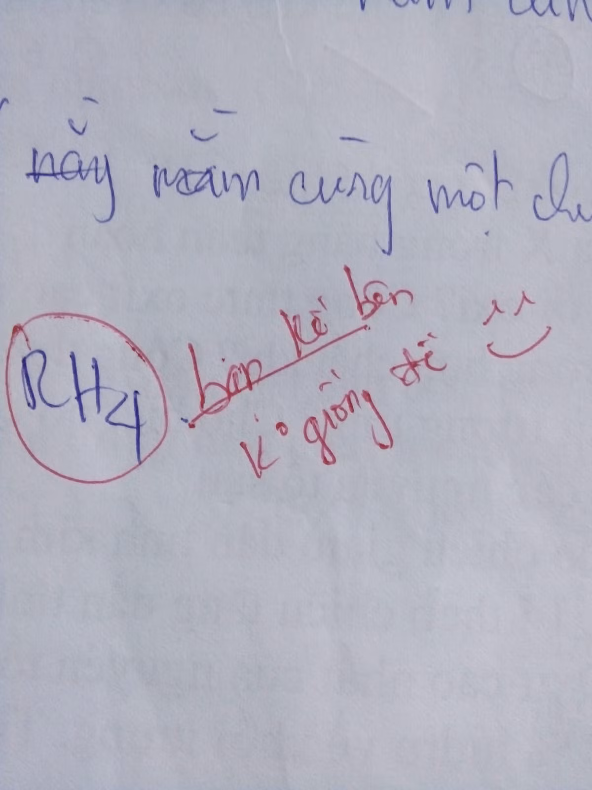 Đúng là muốn chép bài thành công cũng phải nhìn mã đề đứa bên cạnh cho chuẩn.