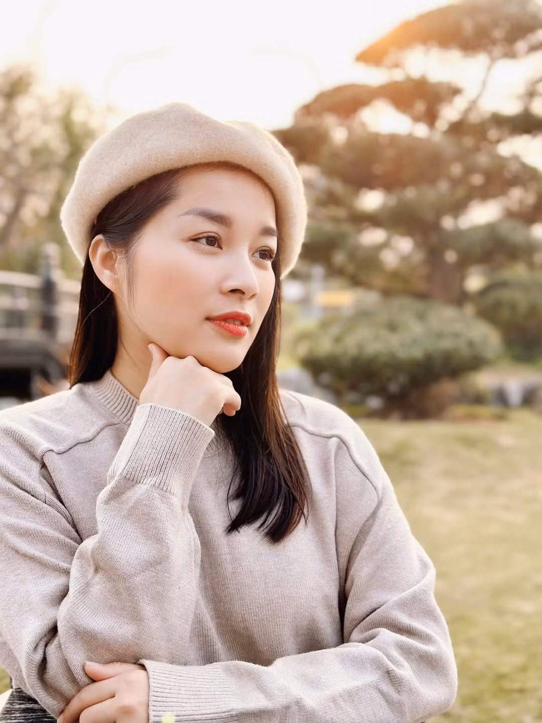 Lê Minh Hương sinh năm 1985, nổi tiếng với các phim "Nhật ký Vàng Anh", "Zippo, Mù tạt và Em", "11 tháng 5 ngày"...