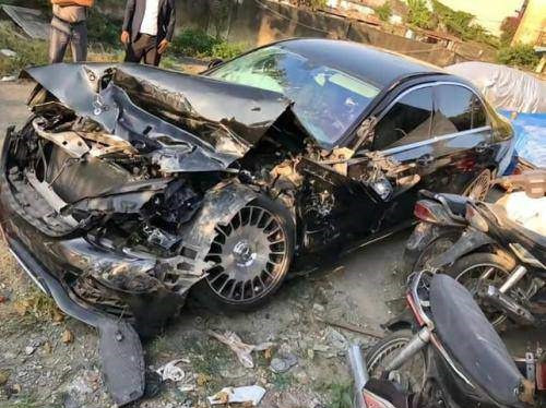 Sau gần 2 năm yêu nhau, chị Phương Trinh và anh Thế Quang tiến đến hôn nhân vào cuối năm 2019. Trong 2 năm cùng nhau vào Nam ra Bắc, đi khắp nơi để hỗ trợ công việc cho cả hai, cùng nhau mở công ty, mọi thứ đều êm đềm nhưng tới ngày cưới cặp đôi lại trải qua “kiếp nạn thứ 82” – cùng nhau vượt qua sinh tử khi xe hoa va chạm với xe tải.