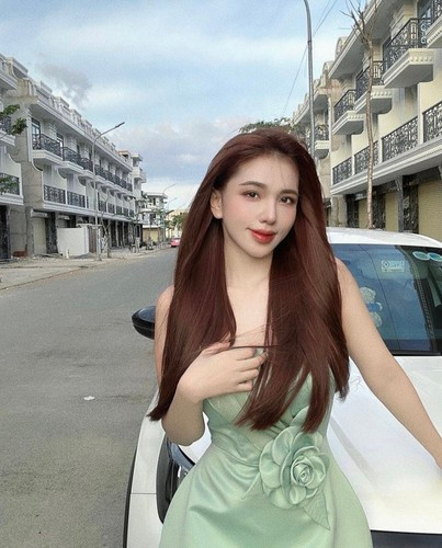 Không chỉ được khen ngợi về nhan sắc, vóc dáng của bạn gái Hoàng Đức cũng khiến nhiều người ngưỡng mộ.