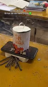 Những video nấu bánh chưng bằng giấy nhận được hàng nghìn lượt thích và chia sẻ, trở thành điểm nhấn trên các nền tảng mạng xã hội những ngày gần đây.