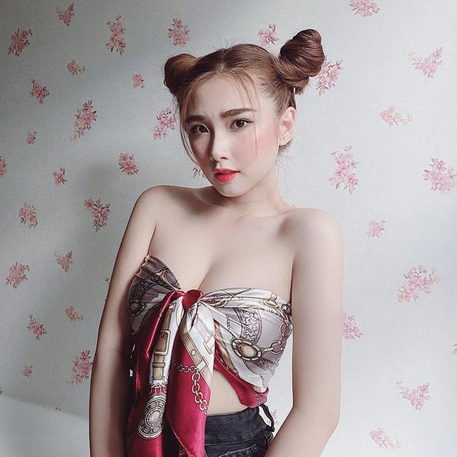 Thanh Mèo được nhận xét là ngày càng "lên hương" nhan sắc. Điều này cũng không có gì là lạ khi cô làm việc trong lĩnh vực thẩm mỹ.