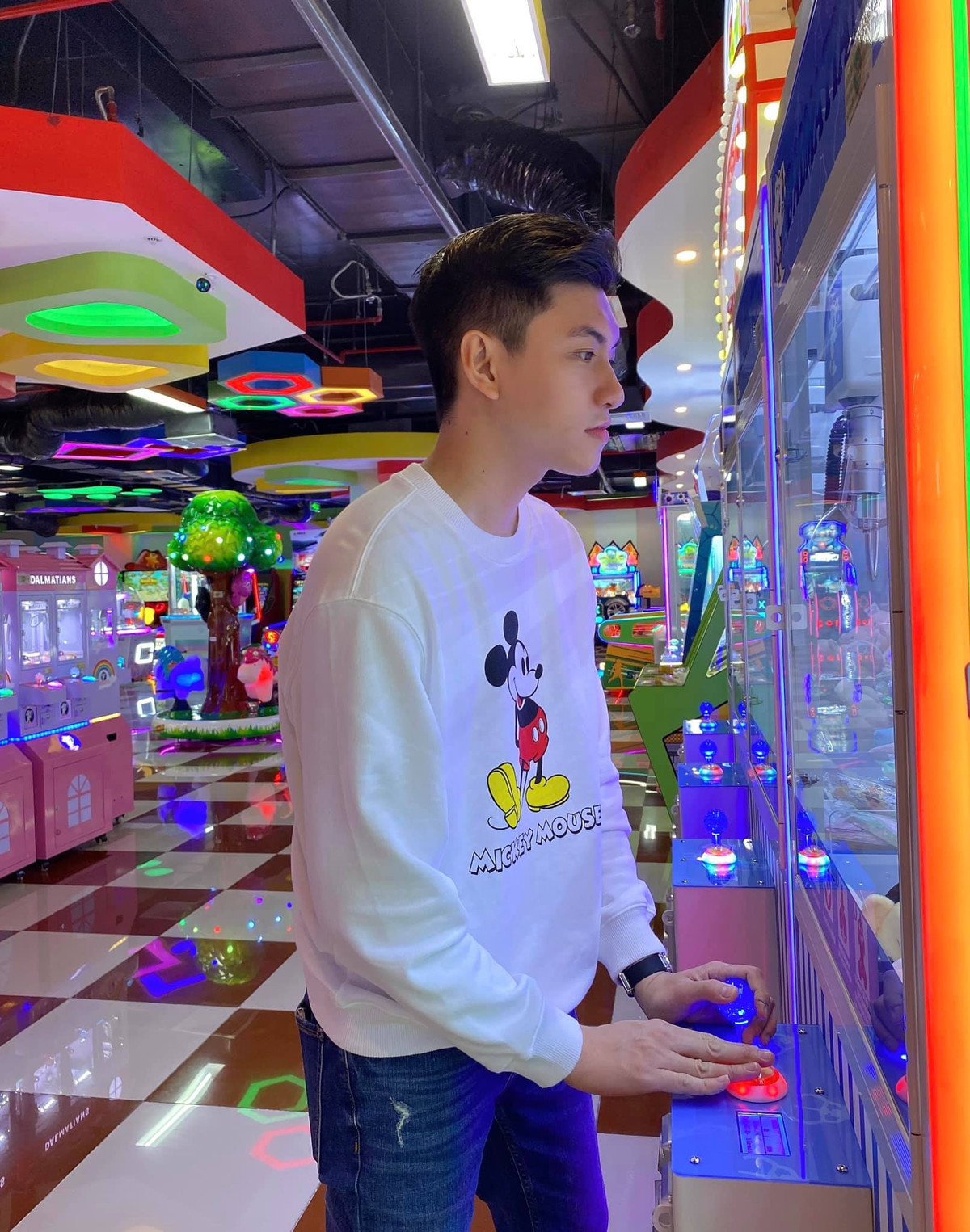 Sau buổi phỏng vấn, Sỹ Khiêm đã chính thức làm tiếp viên hàng không và bắt đầu công việc cách đây chưa lâu.