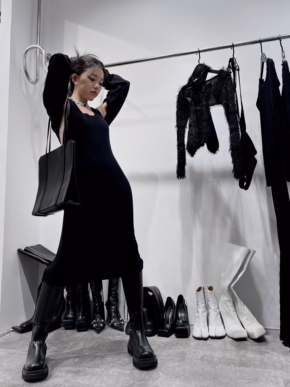 Nữ streamer này được xem là hình mẫu lý tưởng cho nhiều cô gái hướng đến bởi có sự nghiệp thành công khi tuổi đời còn rất trẻ.