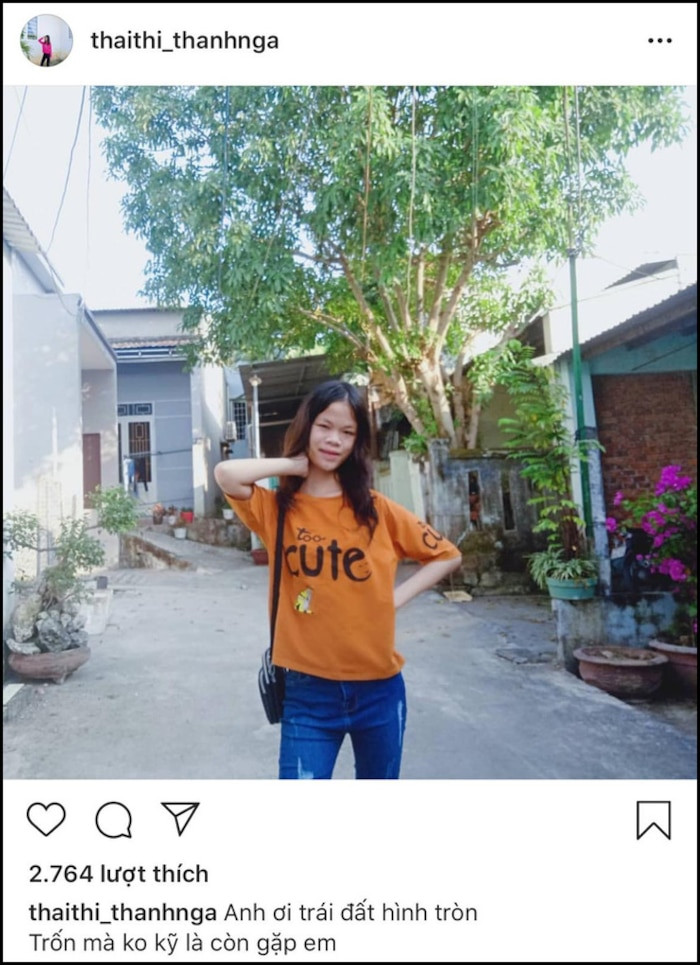 Vẫn là mô-típ thơ quen thuộc nhưng khi đăng kèm ảnh bản thân, bài đăng của "cô gái vàng trong làng thả thính" lại nhận về nhiều lượt thích và chia sẻ từ phía cư dân mạng.