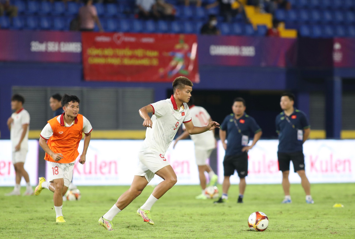 Thang U22 Lao, U22 Viet Nam con nhieu dieu phai chinh sua-Hinh-7