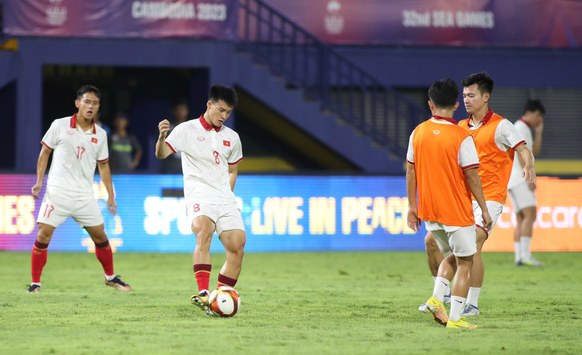 Thang U22 Lao, U22 Viet Nam con nhieu dieu phai chinh sua-Hinh-8