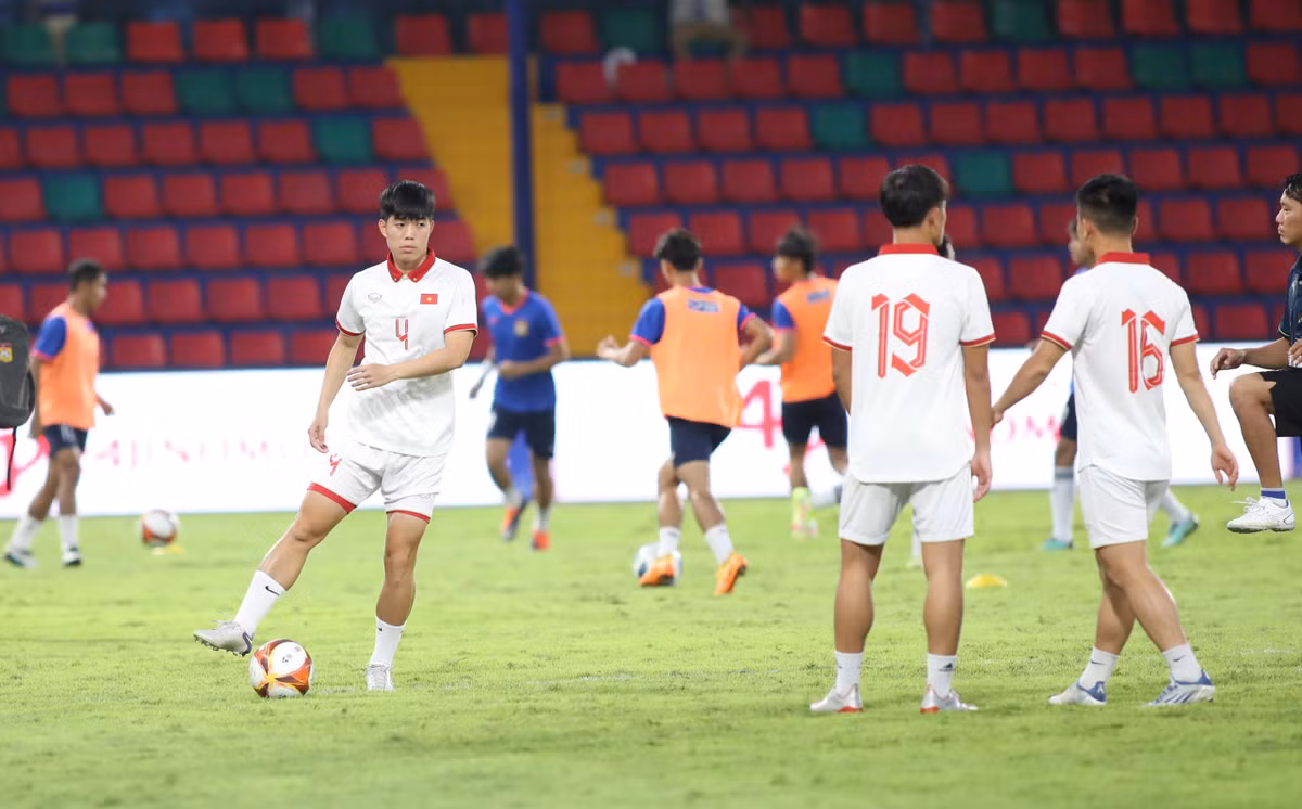 Thang U22 Lao, U22 Viet Nam con nhieu dieu phai chinh sua-Hinh-10