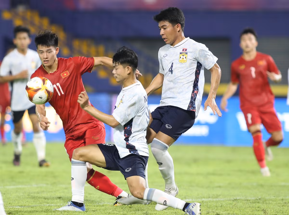 Thang U22 Lao, U22 Viet Nam con nhieu dieu phai chinh sua-Hinh-2