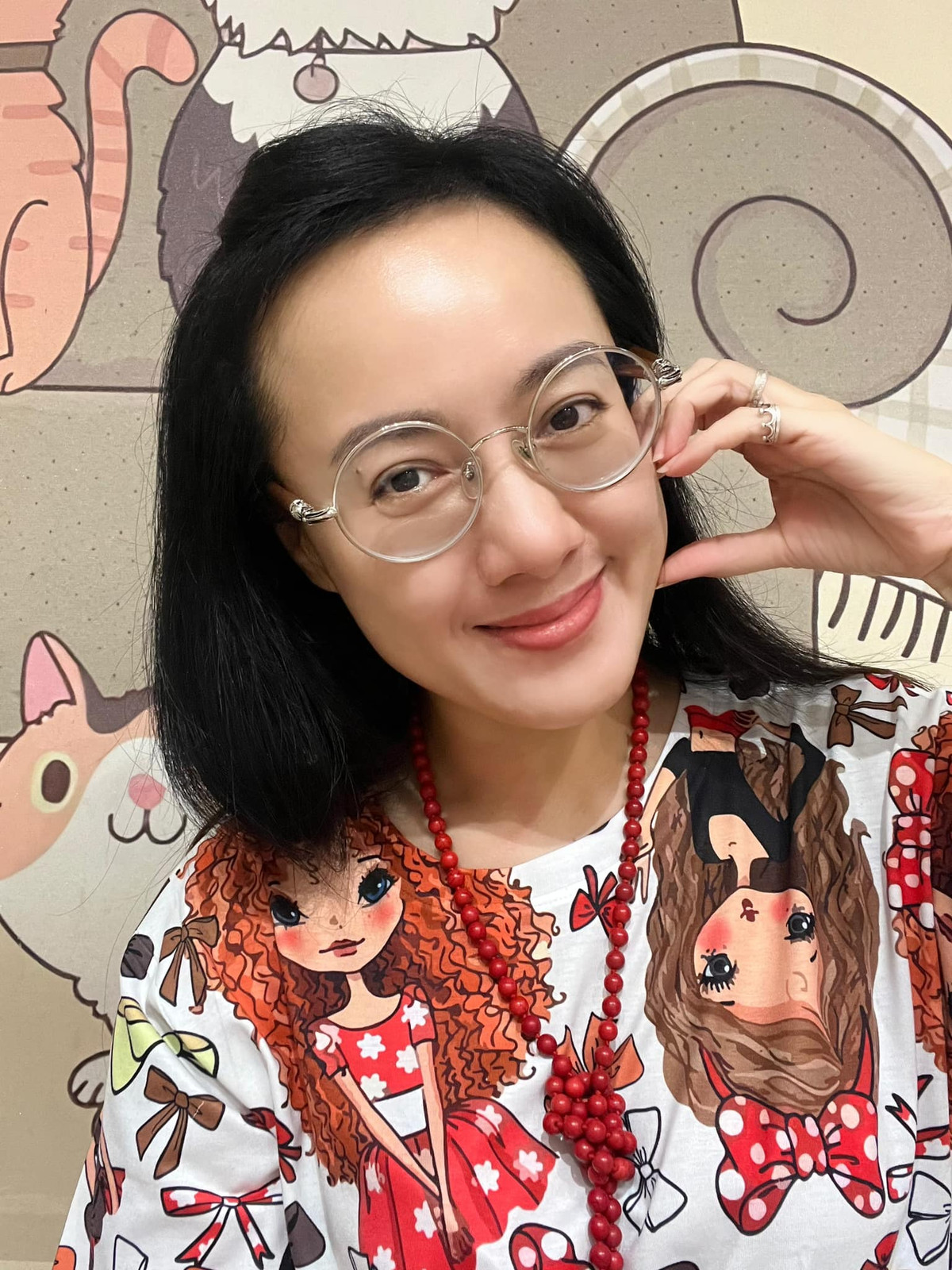 Tháng 1/2022, Hoài Anh thông báo đã chuyển sang Ban Văn Nghệ của VTV.