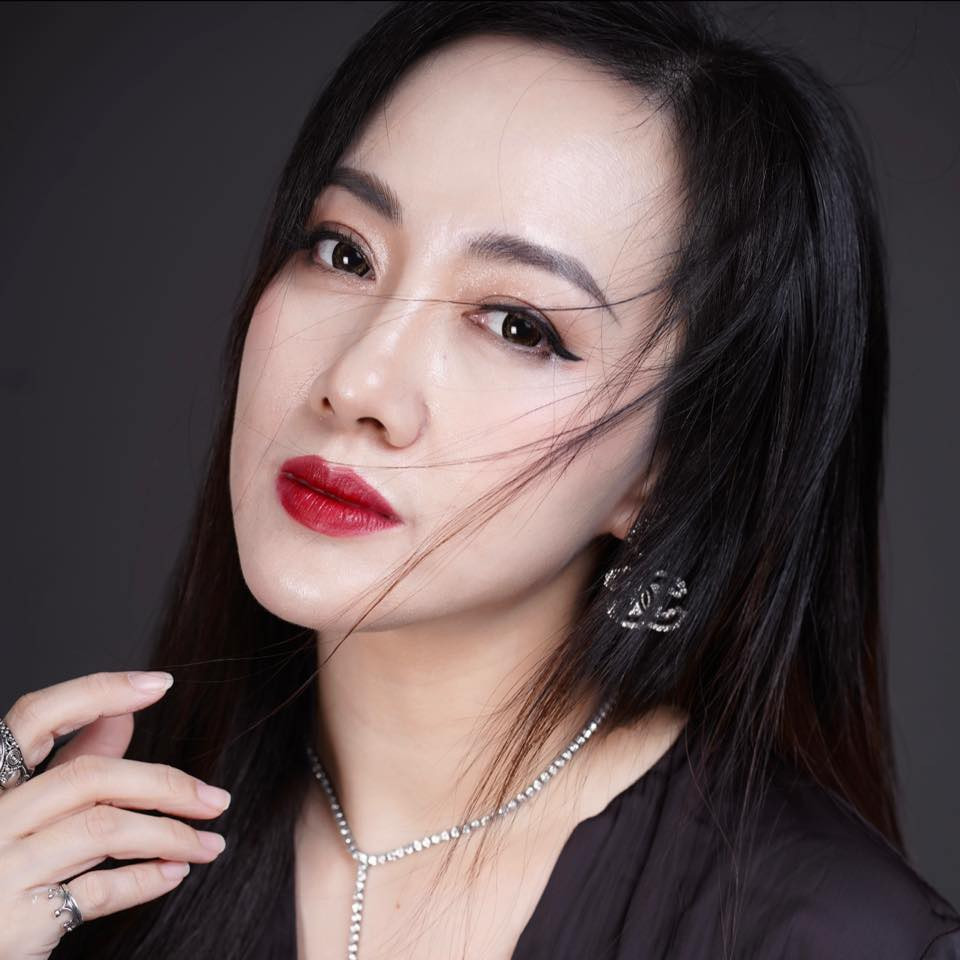 Năm 2007, Hoài Anh về đầu quân tại VTV9 và 1 năm sau đó chuyển ra Hà Nội công tác tại VTV1 và VTV4.