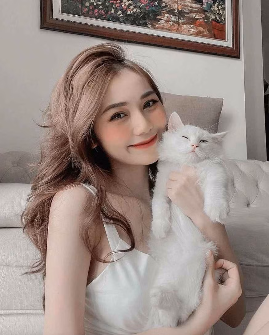 Nụ cười thường trực trên gương mặt xinh đẹp của Kim Chi