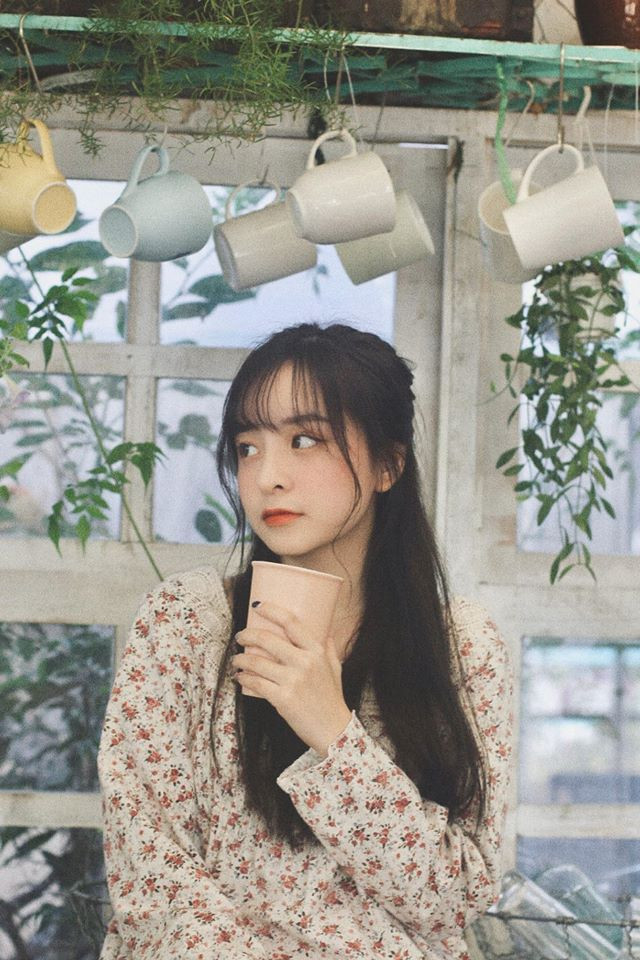 Chia sẻ trên một số trang mạng, Khánh Vân cho biết hiện có thu nhập từ 20-30 triệu đồng mỗi tháng nhờ làm streamer và bán quảng cáo.