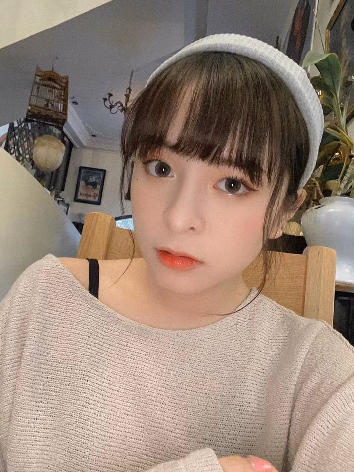 Được biết đến nhiều qua ứng dụng hát nhép, cover… lượt follow Facebook của Khánh Vân tăng dần qua thời gian.