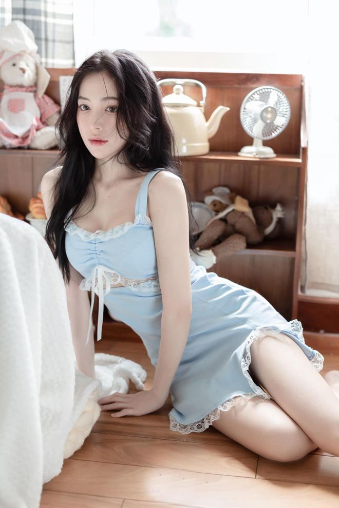 Phi Linh từng chia sẻ, cô rất vui khi được so sánh với người đẹp Hoa ngữ nhưng cô vẫn muốn được mọi người biết đến mình với cái tên cha sinh mẹ đẻ.