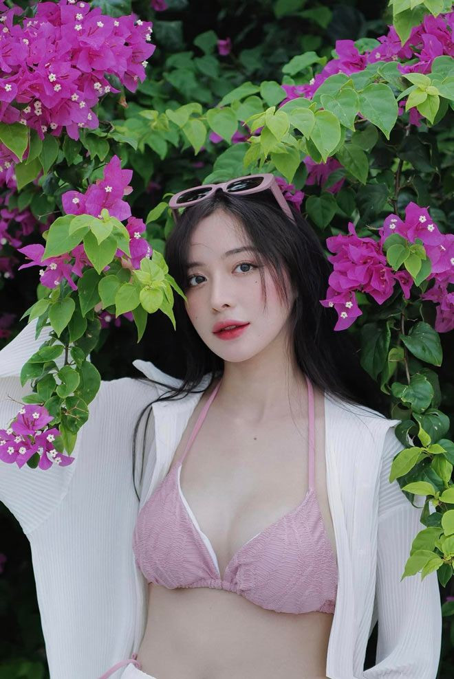 Phi Linh là mẫu ảnh quen mặt của các thương hiệu thời trang.