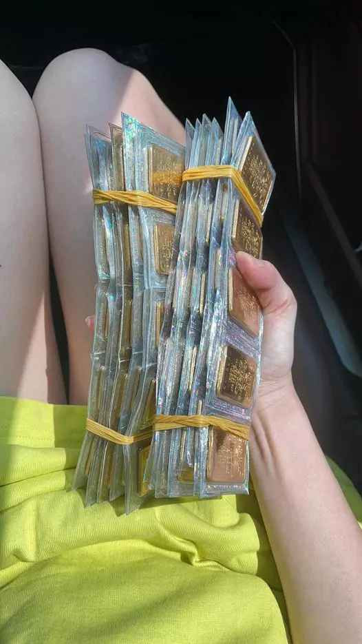 Trong khi dân mạng đang đứng ngồi không yên vì giá vàng liên tục "nhảy múa", mới đây Đoàn Di Băng liền có hành động làm dân tính đứng ngồi không yên.