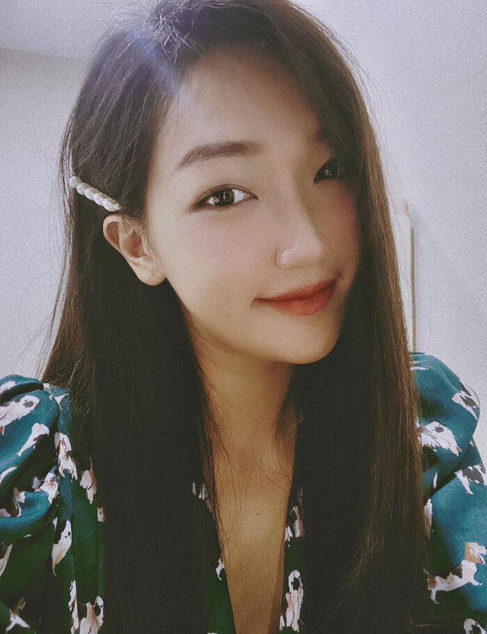 Tưởng chừng như xa lạ, hóa ra nhân vật xinh đẹp được dân mạng đưa vào "tầm ngắm" trong đám cưới Phanh Lee có tên Linh Sugar.