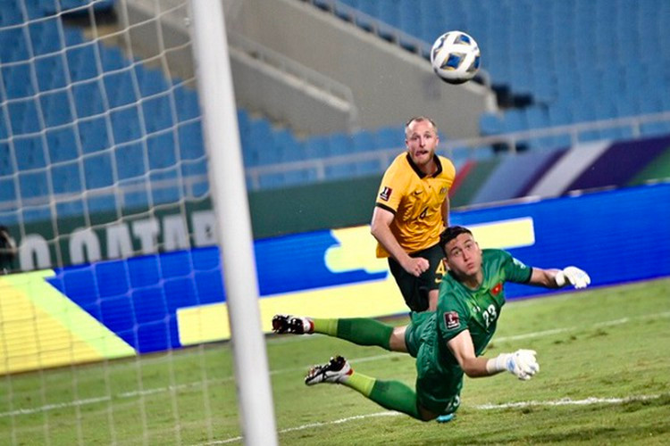 Văn Lâm để thua bàn duy nhất trong trận đấu giữa đội tuyển Việt Nam và Australia.