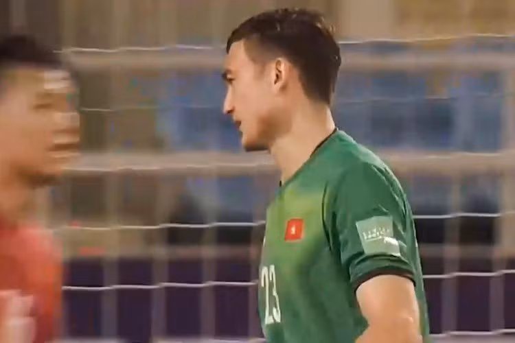 Hy vọng trận đấu giữa đội tuyển Việt Nam và Trung Quốc sắp tới, Văn Lâm sẽ lại được thi đấu trong màu áo các "chiến binh sao vàng".