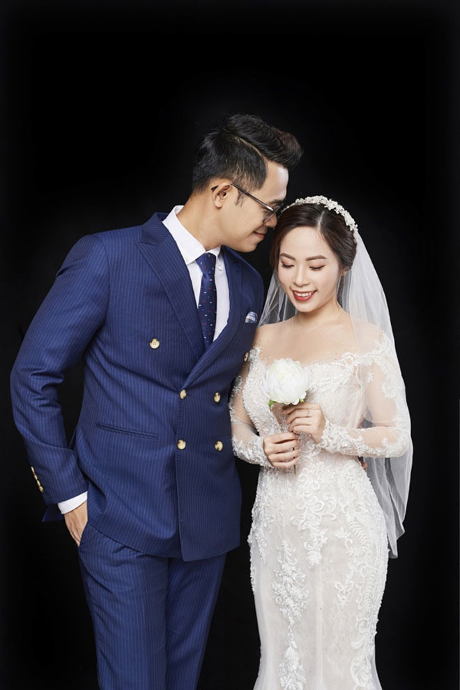 Với tiền chi tiêu cho các khoản cố định hàng tháng, vợ chồng nam MC sẽ đóng góp theo tỷ lệ thu nhập, cụ thể là 1:10, trong đó vợ 1 còn chồng 10.