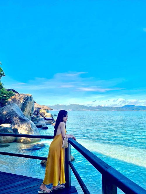 Quan Văn Chuẩn (sinh năm 2001) hiện đang thi đấu ở vị trí thủ môn cho Câu lạc bộ Hà Nội tại V.League 1 và đội tuyển U23 Việt Nam.