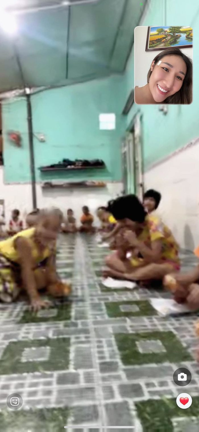 Thông tin trên của Huỳnh Như vừa xuất hiện trên mạng xã hội thì nhận về "cơn mưa lời khen" từ cộng đồng mạng về hành động đẹp này của cô nàng.