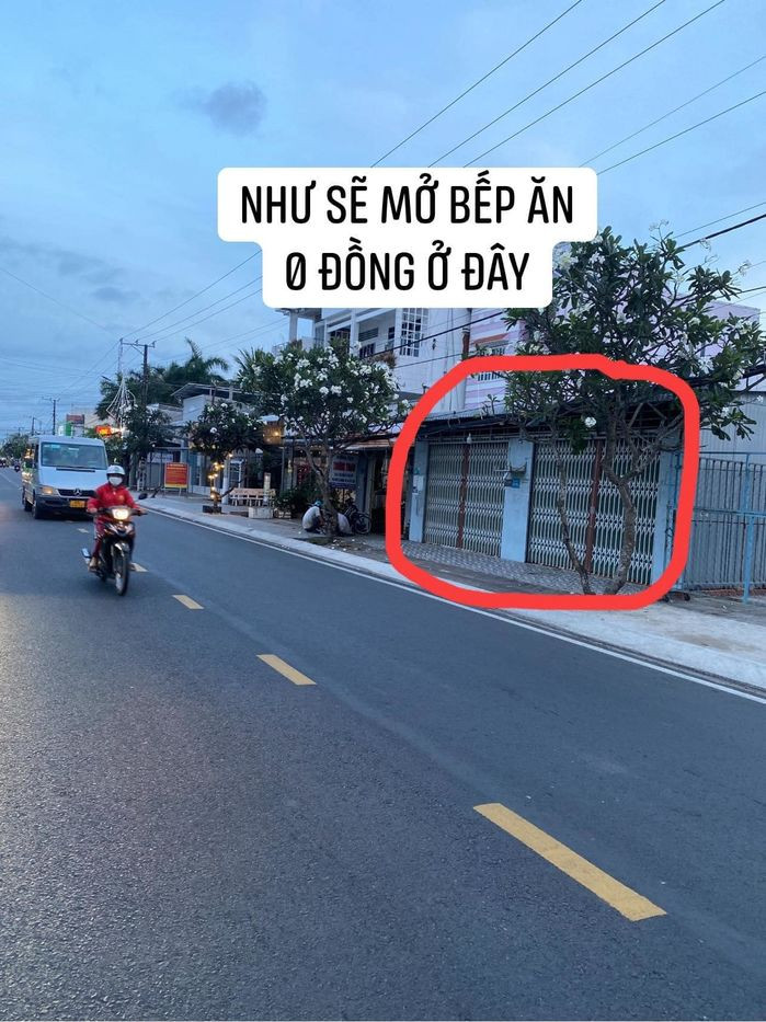 Theo đó, do căn nhà đã có phần xuống cấp và nền cũng hơi thấp nên Huỳnh Như dự định sẽ cho người "đập đi xây lại" căn nhà.
