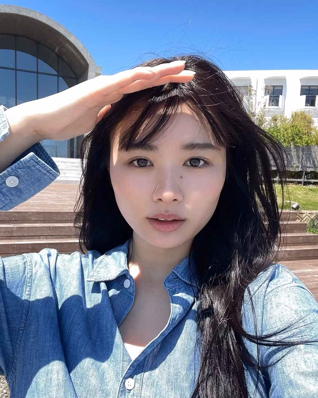 Trong động thái mới nhất, cô nàng hot girl Toyoshima Cocoro vừa có chuyến đi tới thành phố Hội An xinh đẹp, vừa để du lịch, vừa để quay chụp cho bộ sách ảnh đầu tiên của mình.