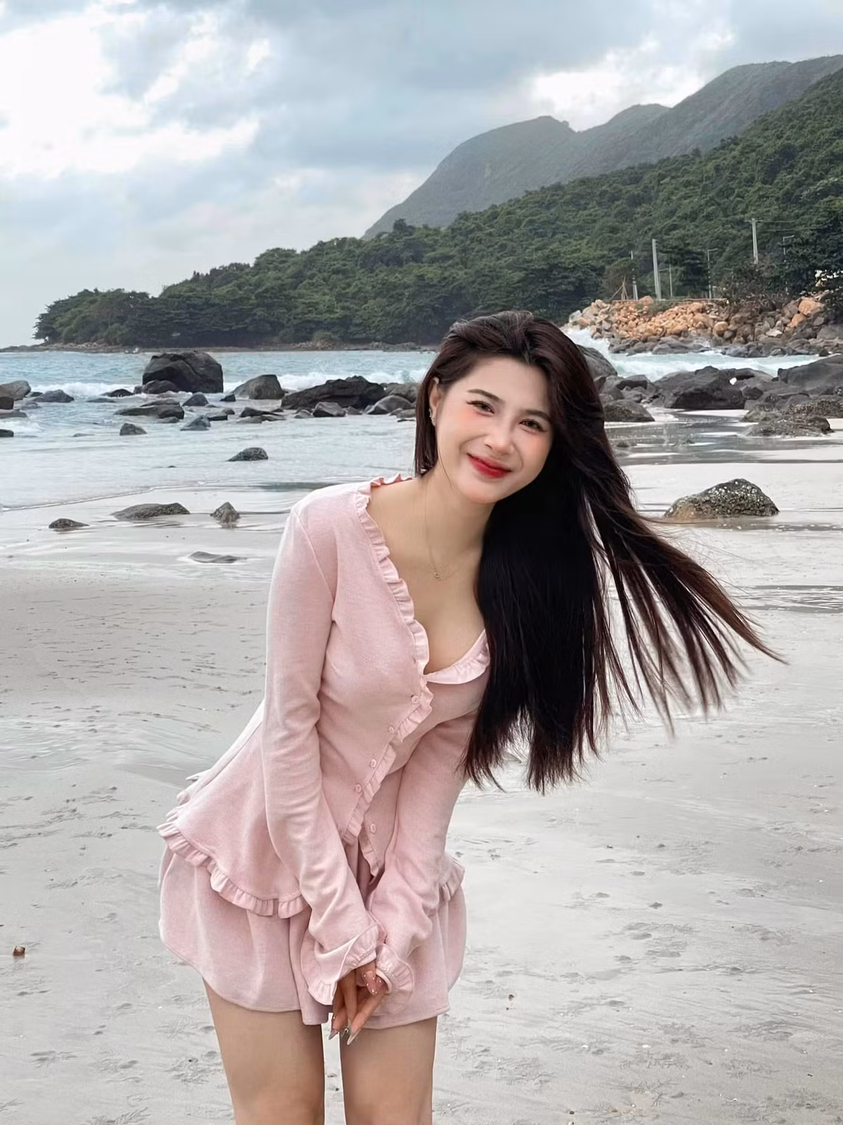 Quỳnh Ami xác định phương châm sống đó là hãy chịu trách nhiệm về cuộc đời mình. Chính bản thân mình sẽ là người mình đến nơi mình muốn.